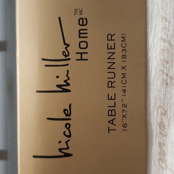 Nicole Miller Home NWT Beaded Pumpkins and Sunflowers Table Runner - Picture 4 of 9